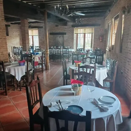 Restaurante Dona Elvira فندق 3*